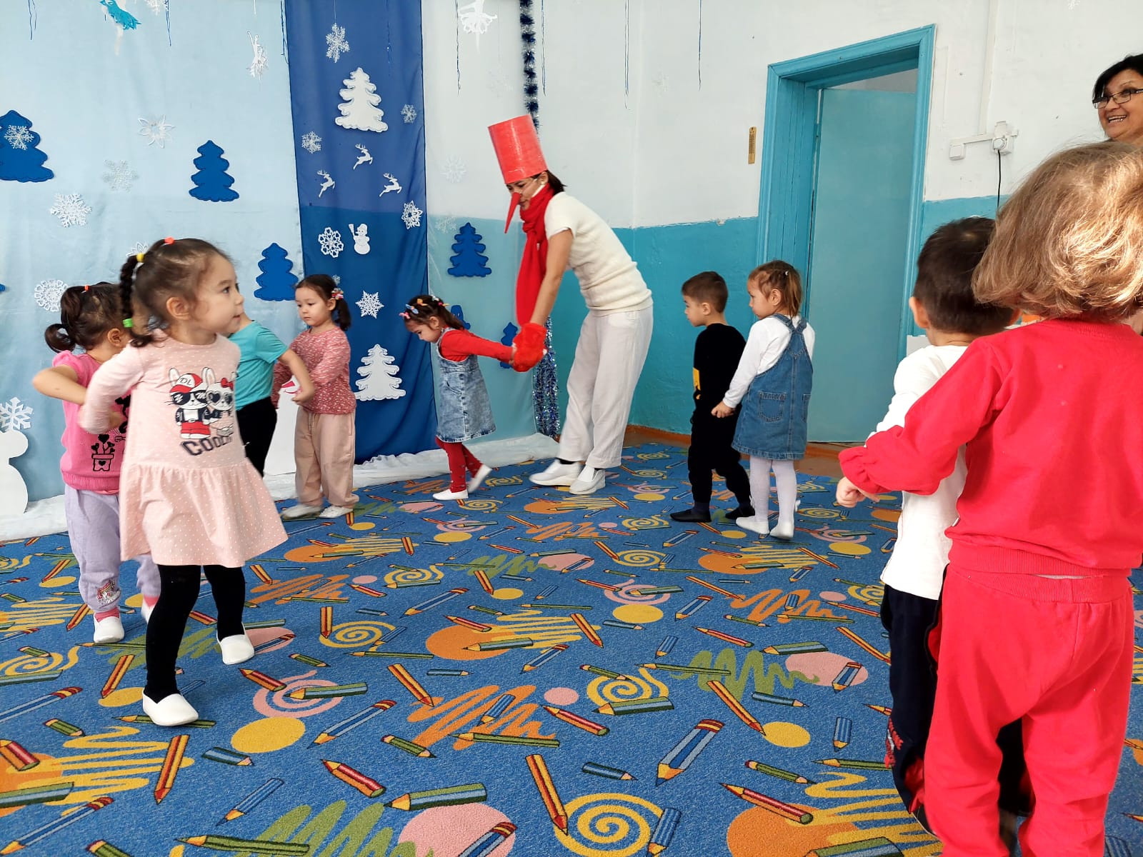 Развлечение во второй младшей группе ,,Почемучки". Зимние забавы.