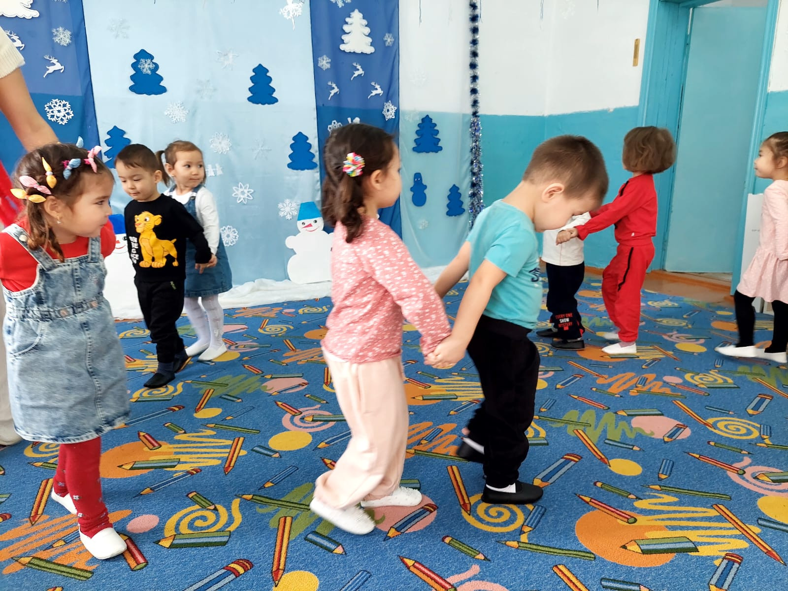 Развлечение во второй младшей группе ,,Почемучки". Зимние забавы.