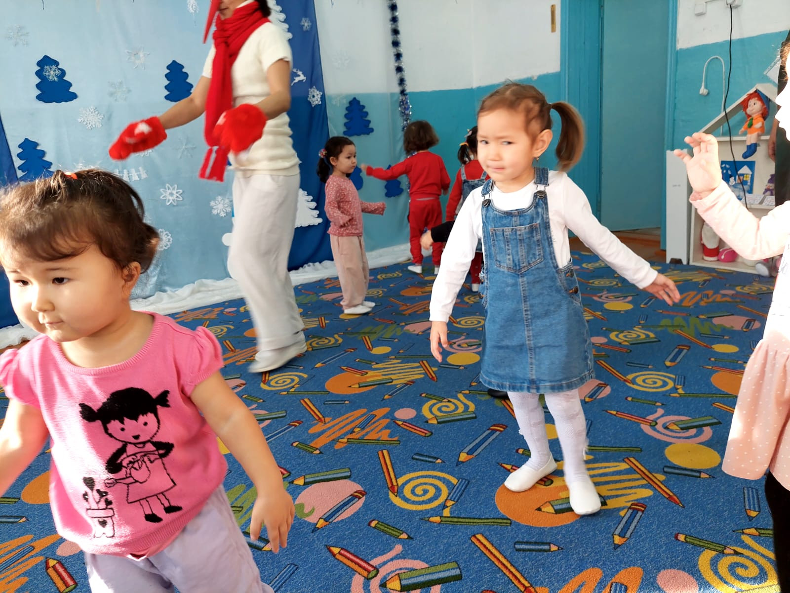 Развлечение во второй младшей группе ,,Почемучки". Зимние забавы.