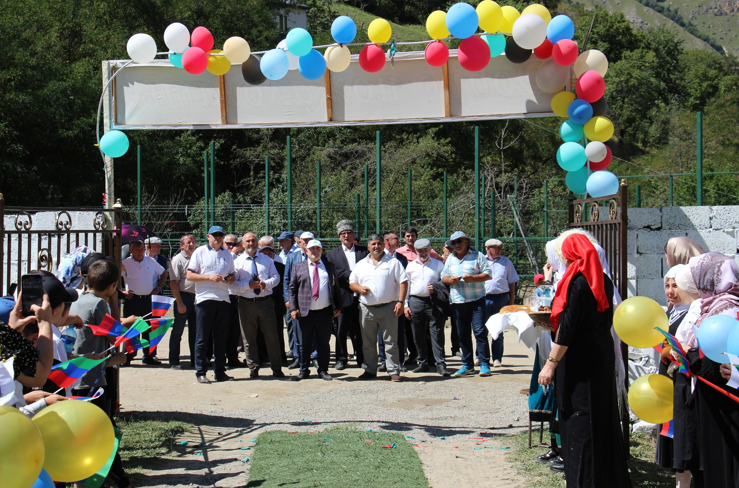 Празднованию 100 – летнего юбилея Тад-Магитлинской школы.