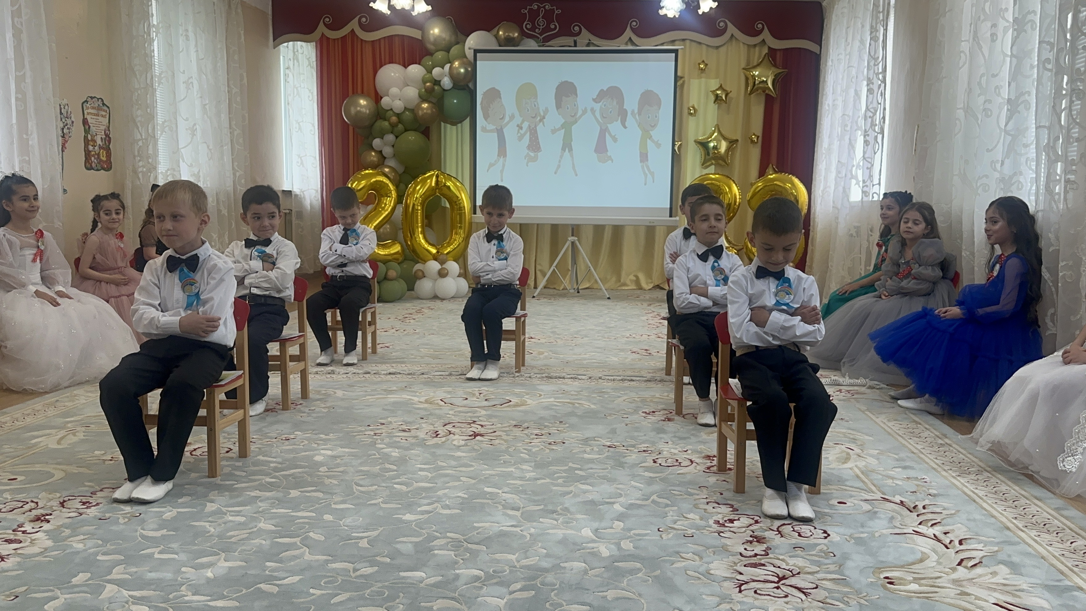 Выпускной в старшей группе - 6 комната.