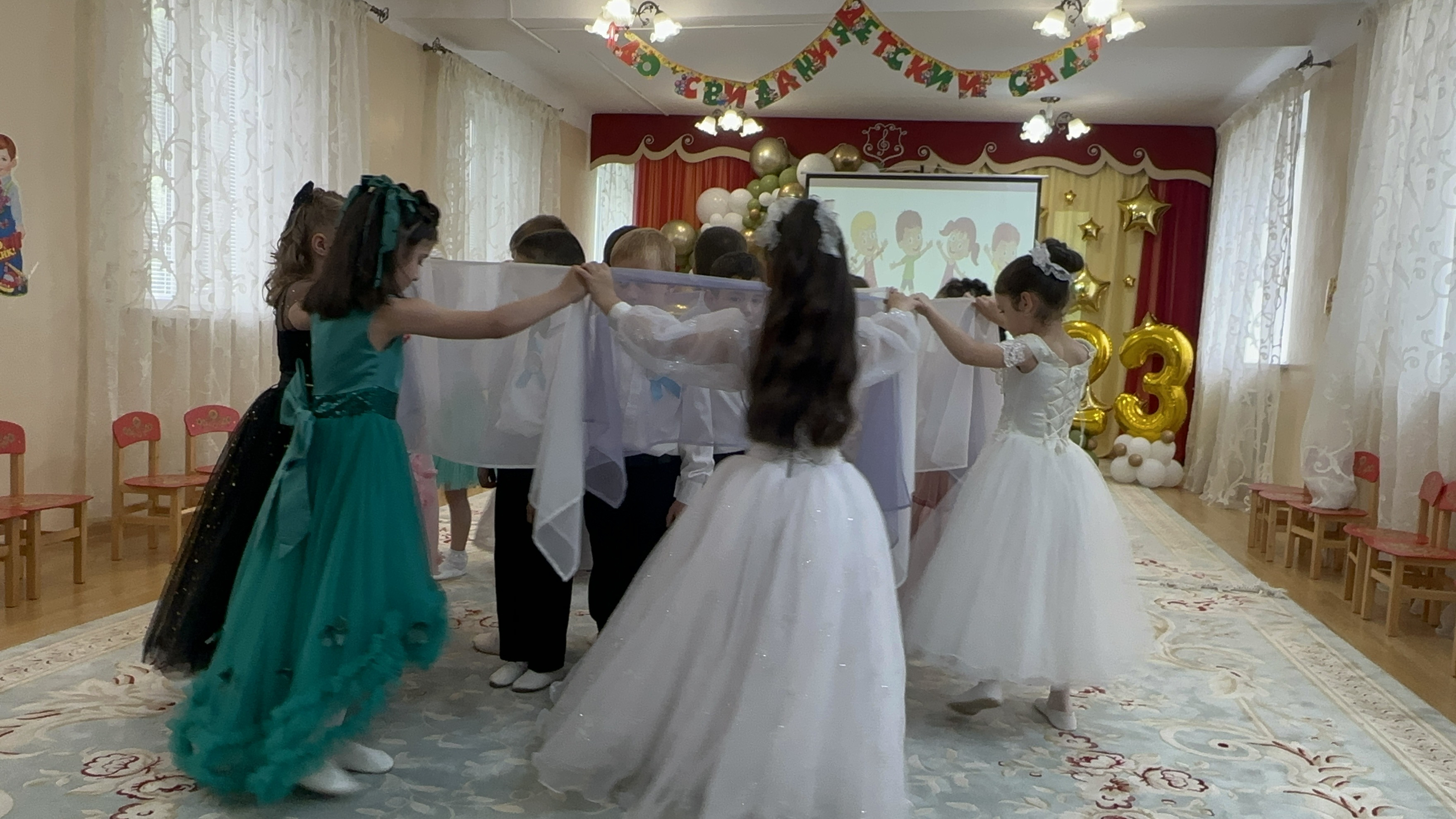 Выпускной в старшей группе - 6 комната.