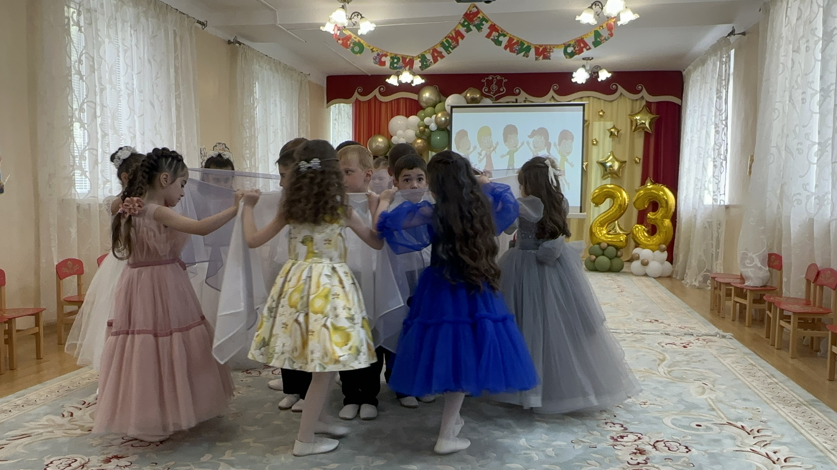 Выпускной в старшей группе - 6 комната.