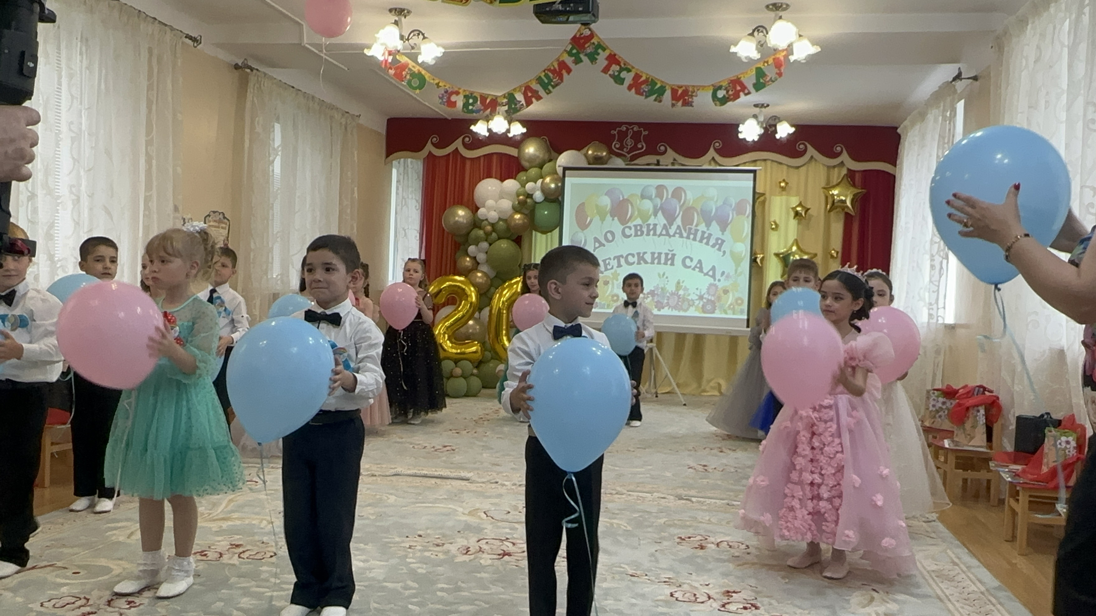 Выпускной в старшей группе - 6 комната.