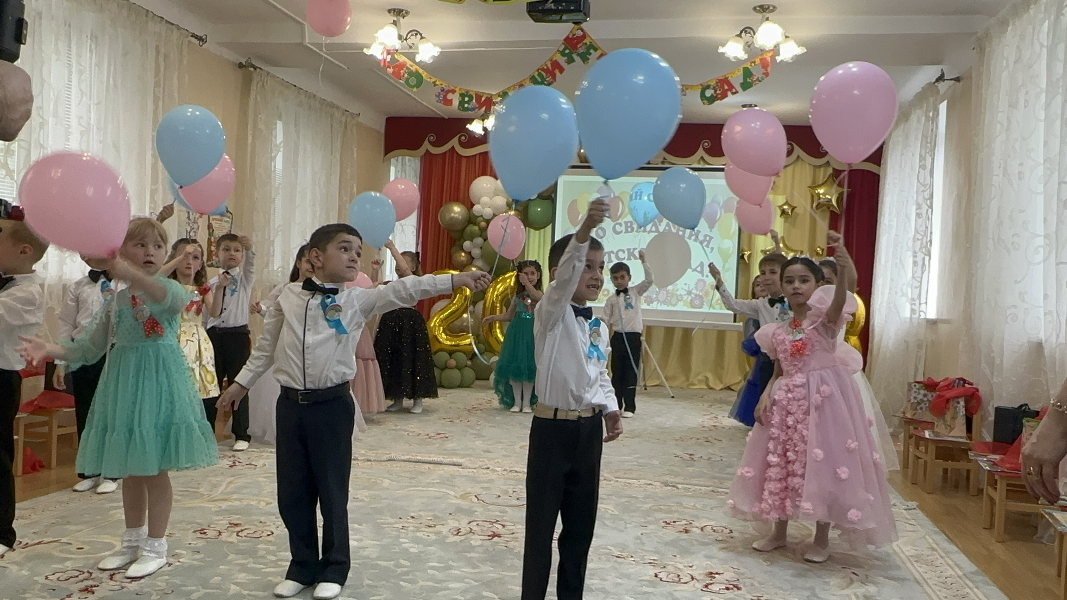 Выпускной в старшей группе - 6 комната.