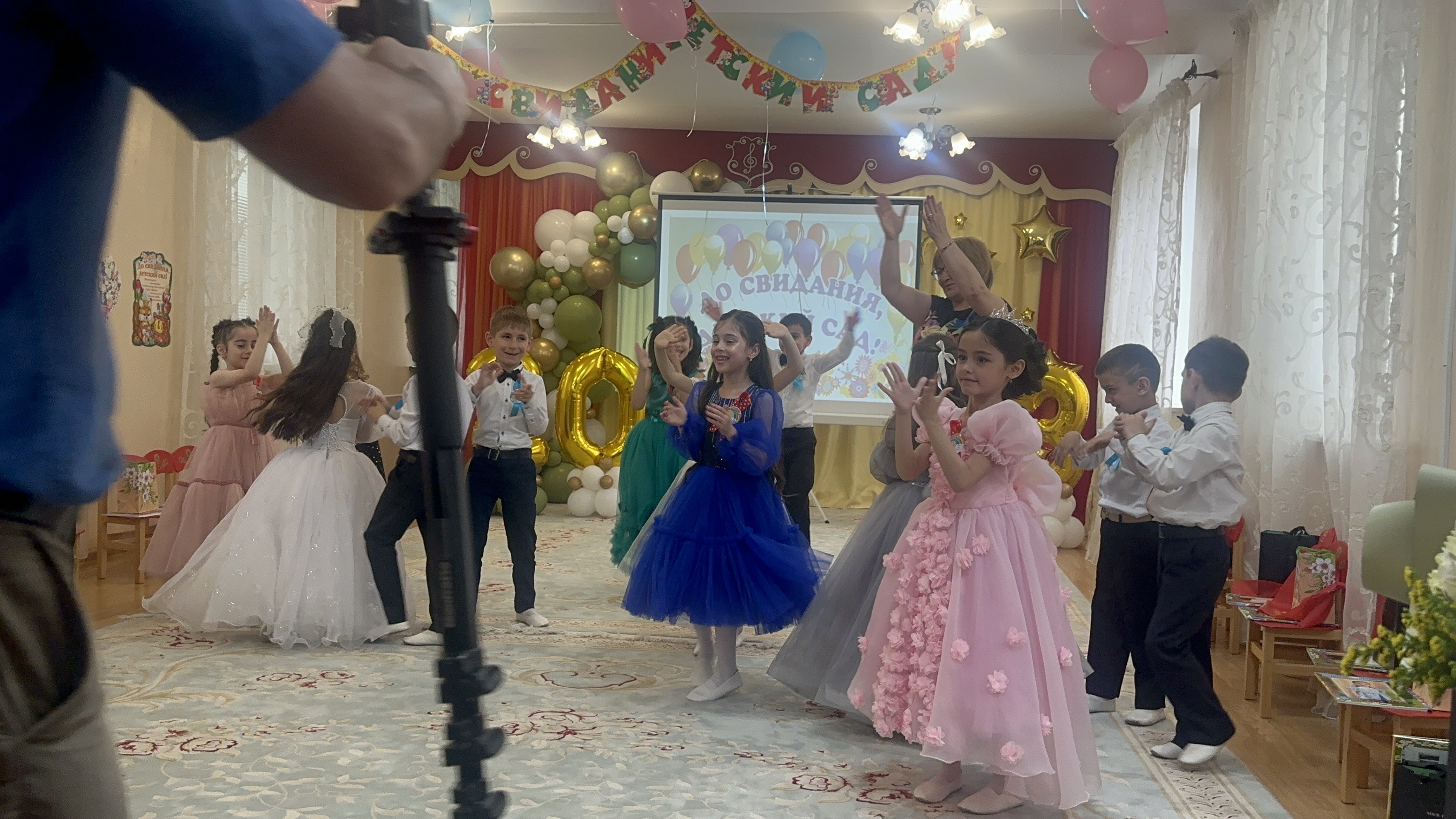 Выпускной в старшей группе - 6 комната.