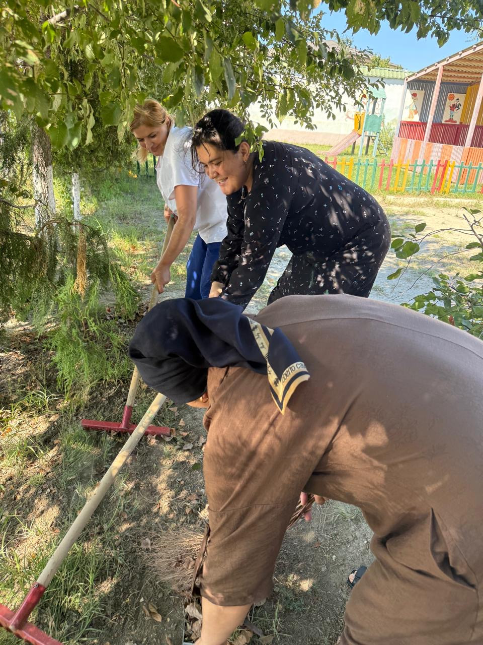23.08.2025 г. в МБДОУ "Детский сад 26 «Родничок» состоялся субботник.
