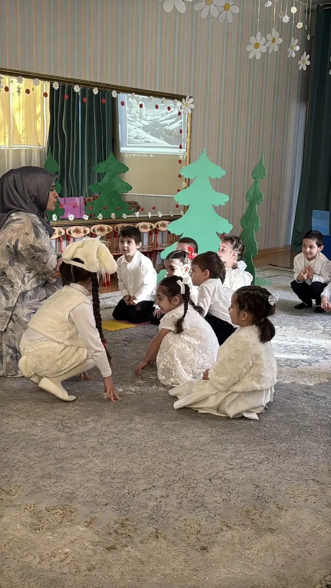 Занятие по речевому развитию  " Давайте  дружить  "  Вторая младшая  группа ,, В"