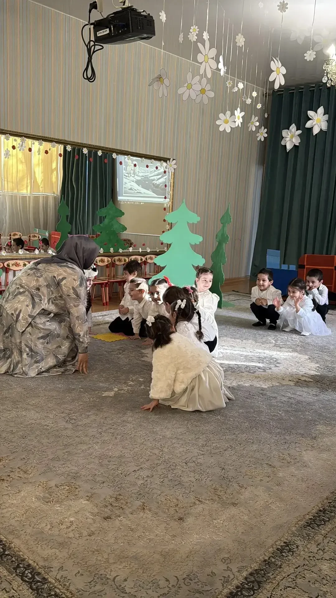 Занятие по речевому развитию  " Давайте  дружить  "  Вторая младшая  группа ,, В"