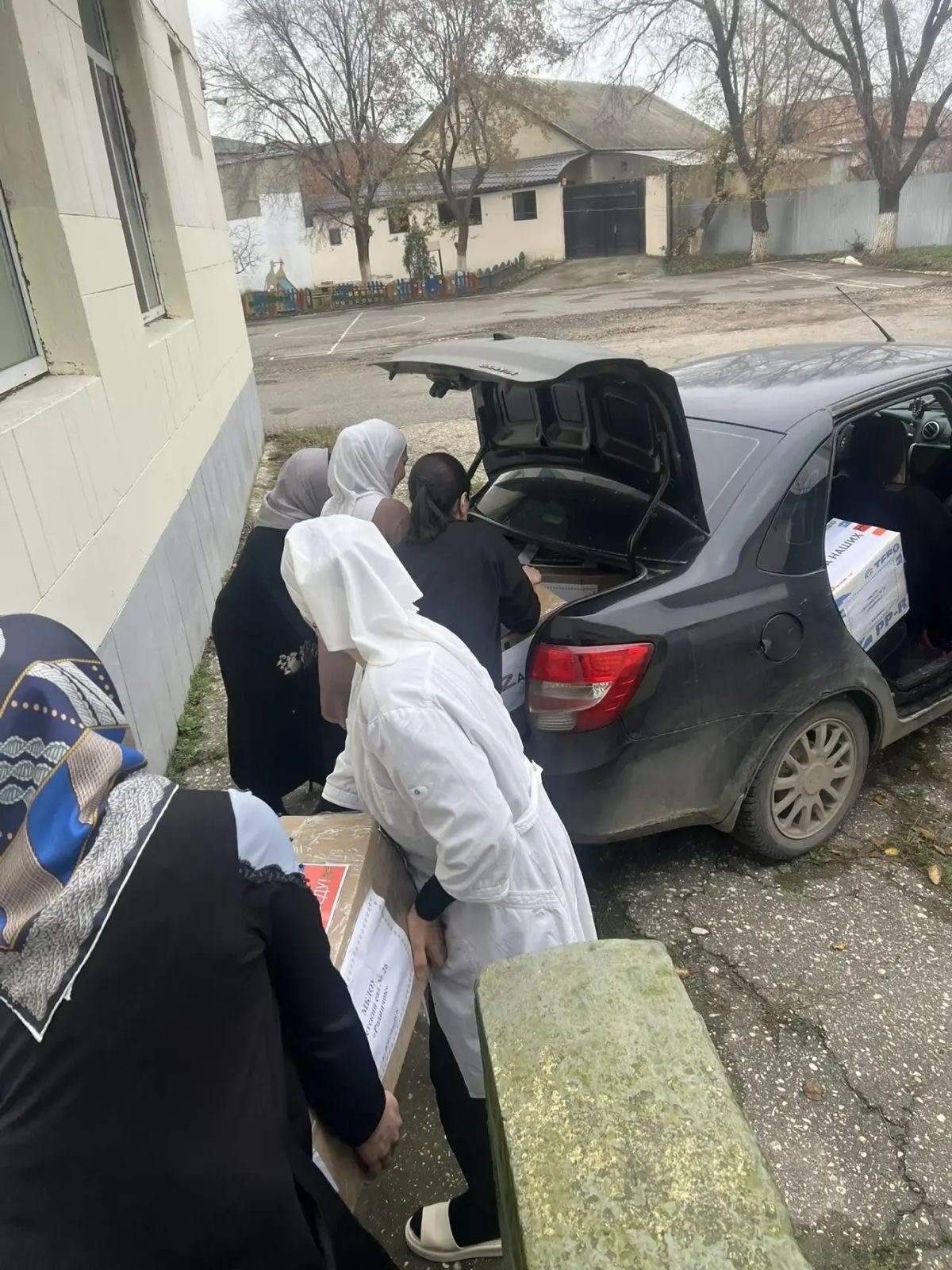 В преддверии праздника Новый год, в МБДОУ «Детский сад & 26 «Родничок» прошла акция по сбору гуманитарной помощи участникам СВО.