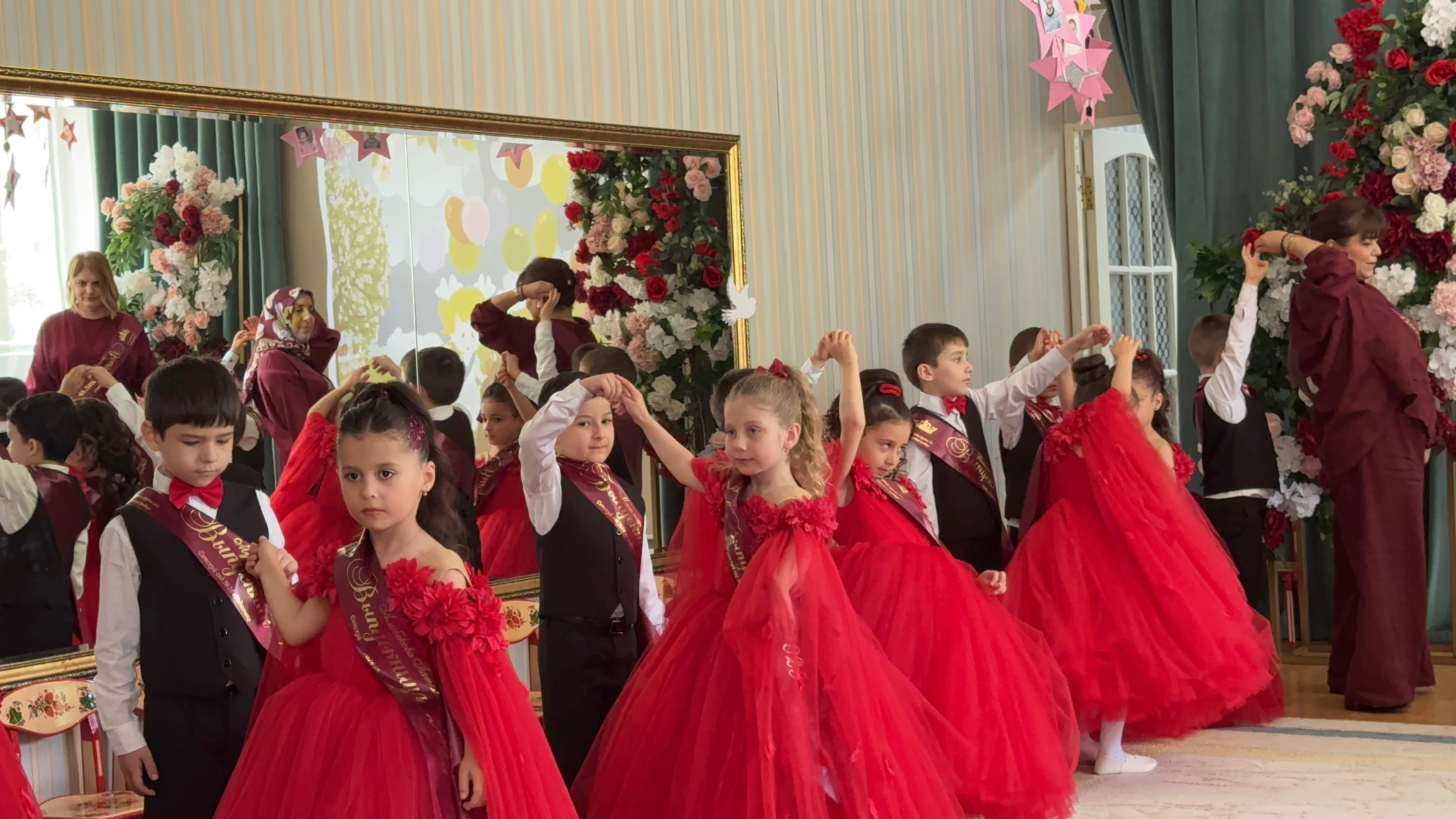 В детском саду «Родничок»прошел звездный выпуск.