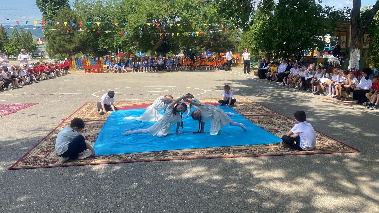 Праздник детства в Каспийске: в детском саду №26 весело отметили День защиты детей