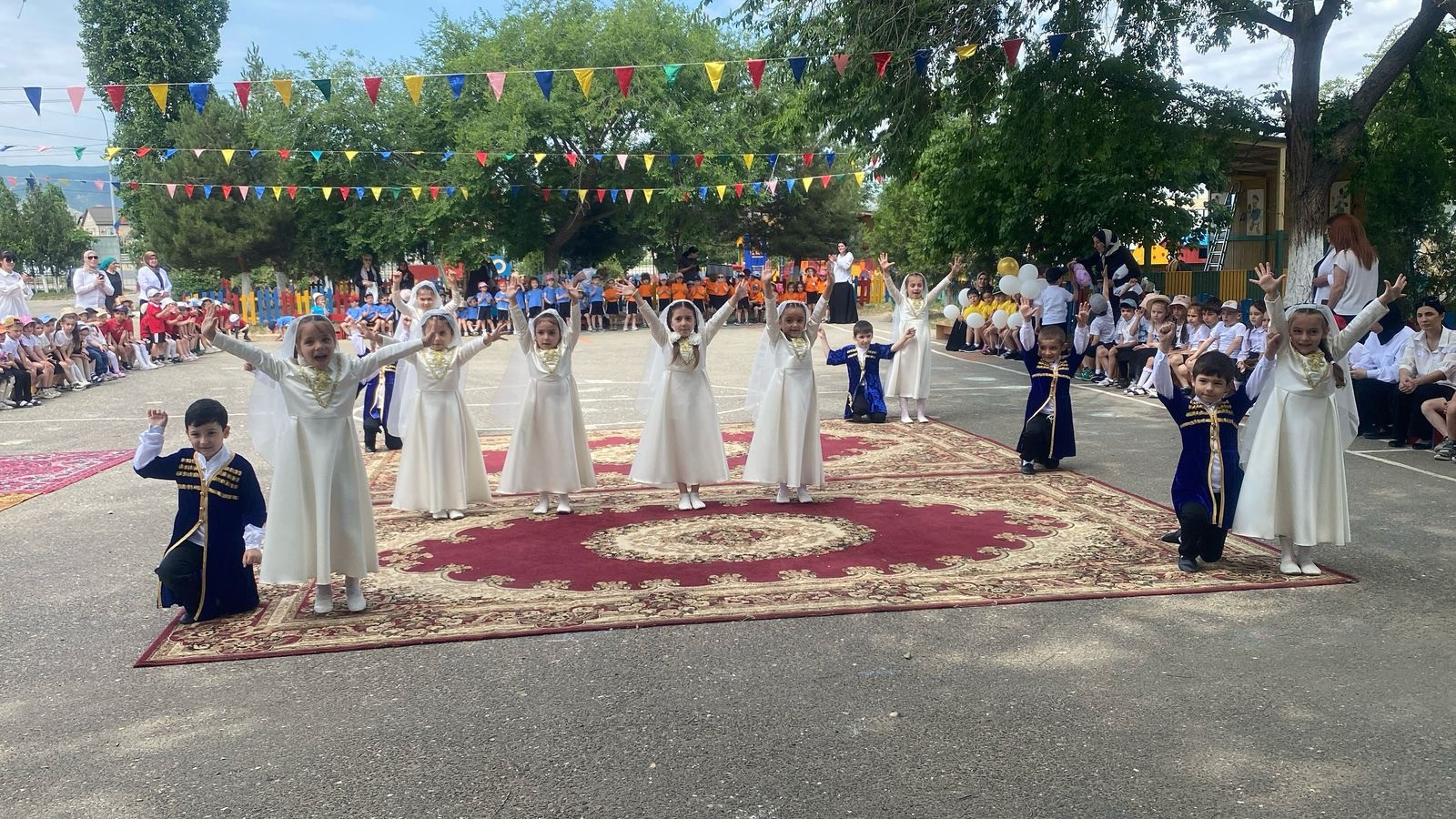 Праздник детства в Каспийске: в детском саду №26 весело отметили День защиты детей Праздник детства в Каспийске: в детском саду №26 весело отметили День защиты детей
