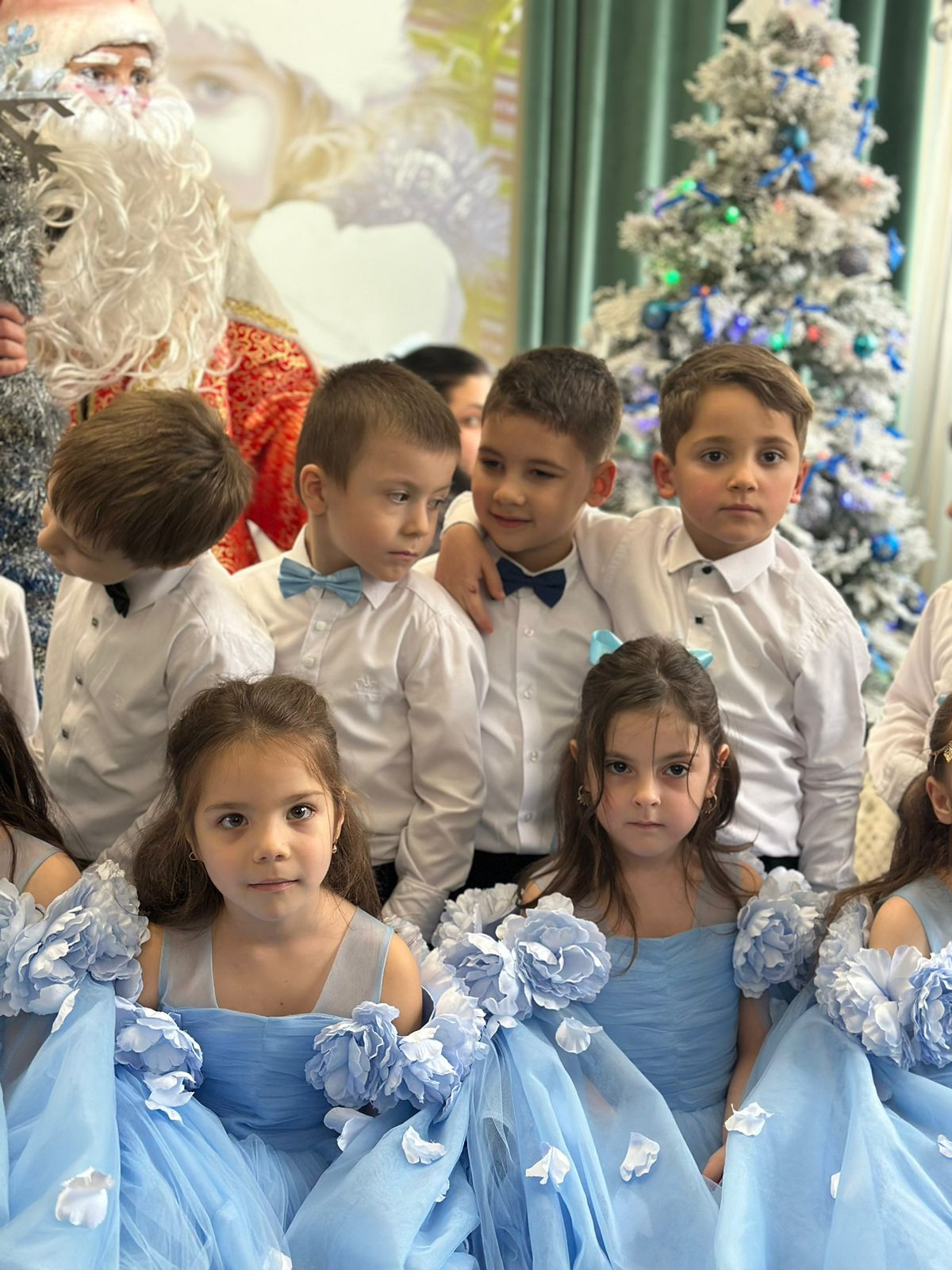 25 декабря в нашем детском саду прошли новогодние утренники. 25 декабря в нашем детском саду прошли новогодние утренники.