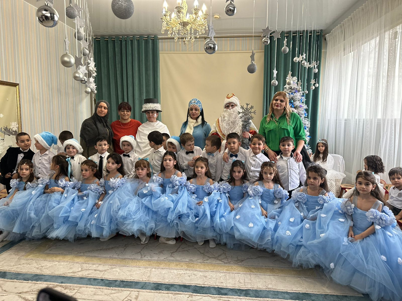 25 декабря в нашем детском саду прошли новогодние утренники.