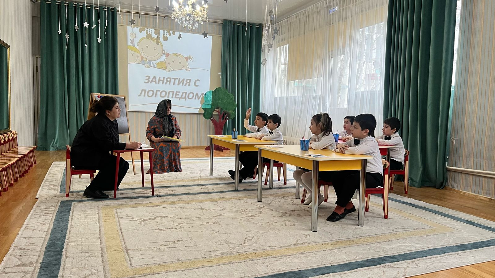 Сегодня учитель-логопед Шабанова Л.Р. провела открытое занятие "День рождение звука Р"