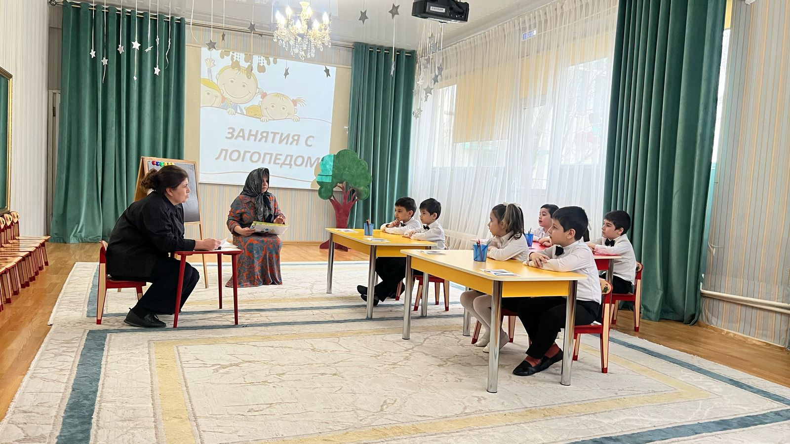 Сегодня учитель-логопед Шабанова Л.Р. провела открытое занятие "День рождение звука Р"