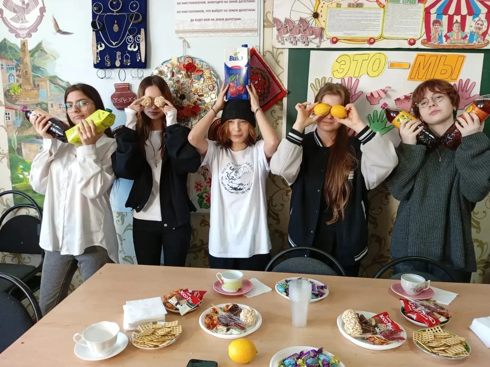 «Самые классные — девчонки и мальчики наши!»