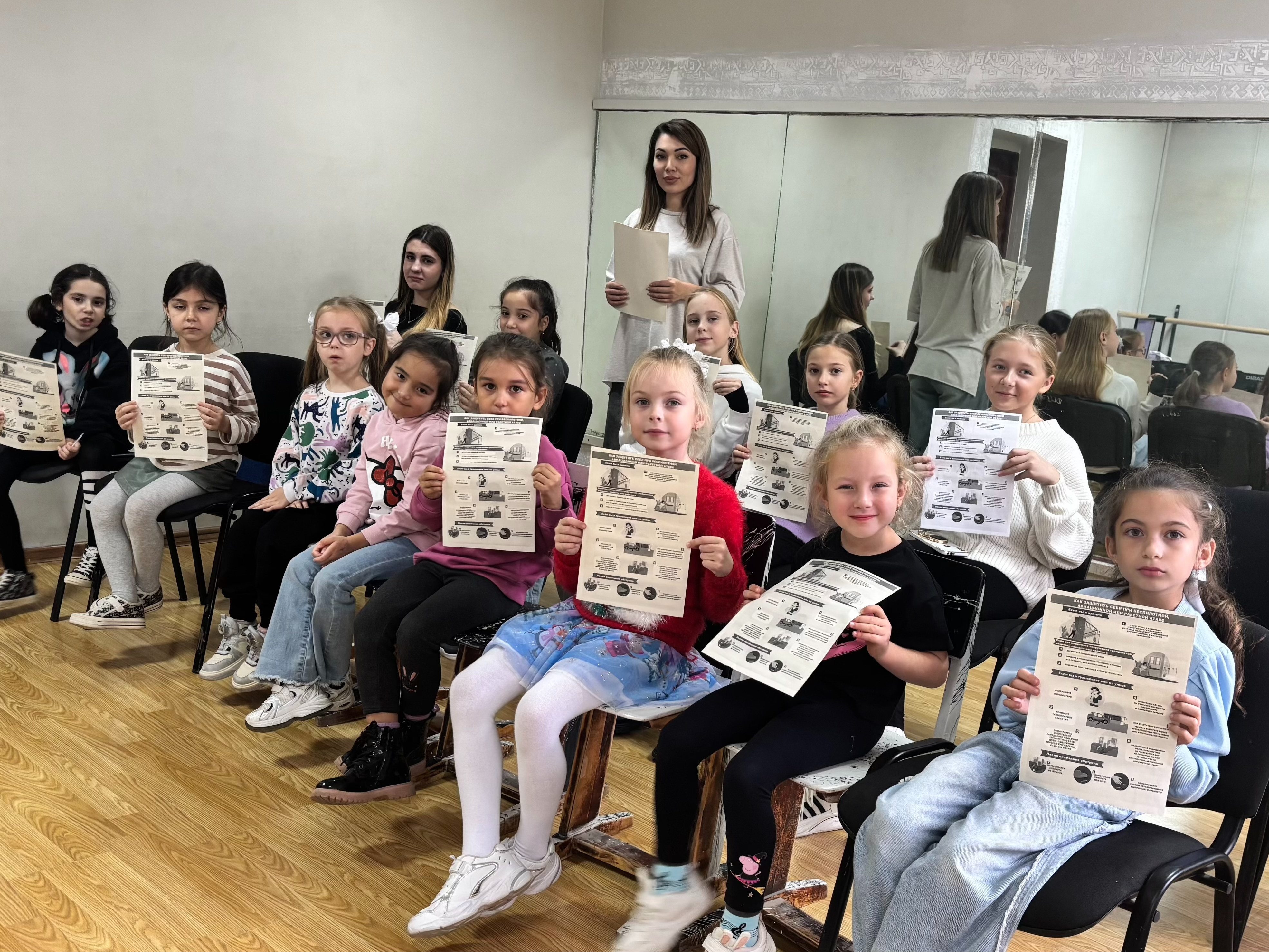 Беседа с детьми о БПЛА в объединении "Веселые нотки"