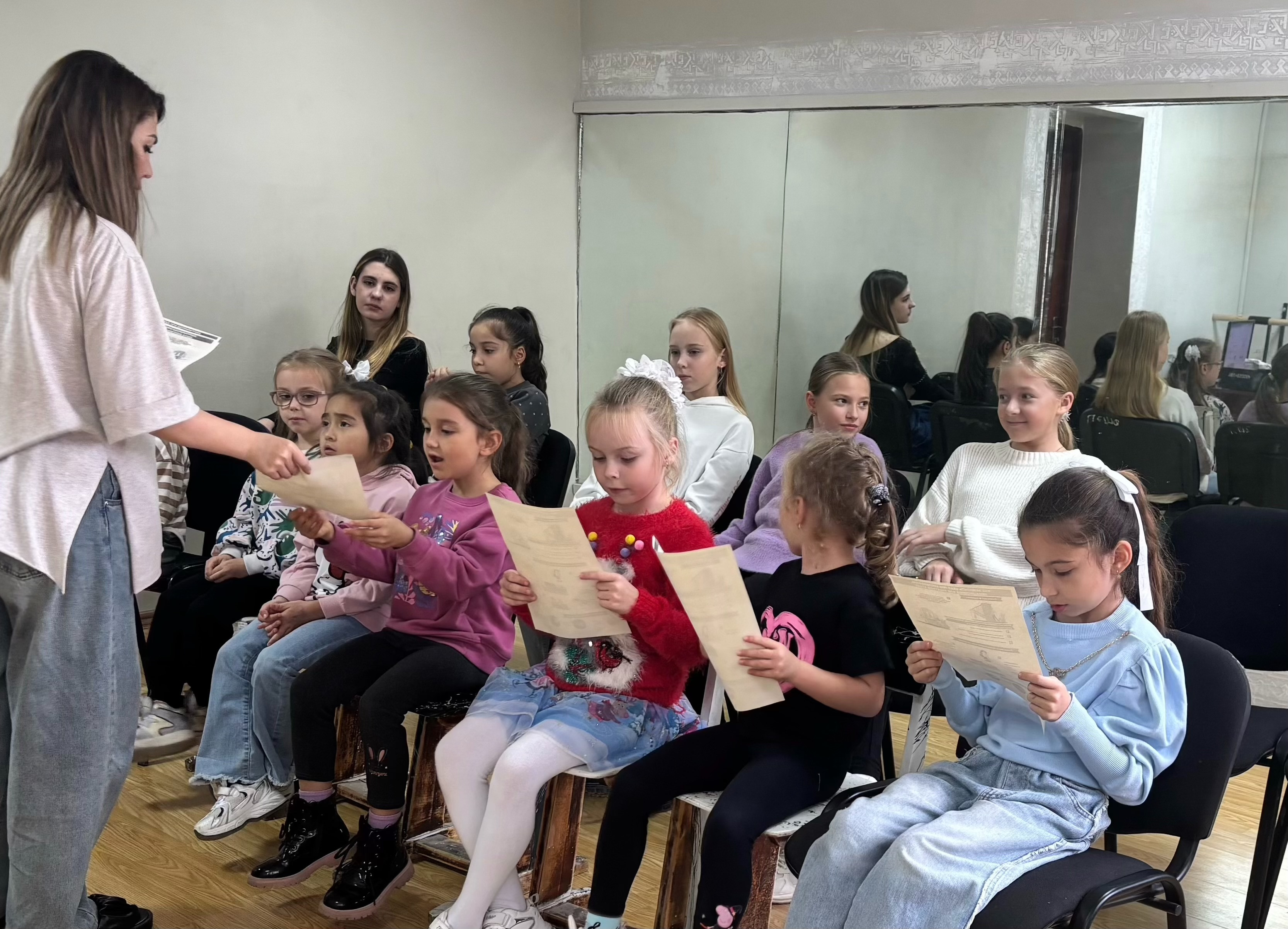 Беседа с детьми о БПЛА в объединении "Веселые нотки"