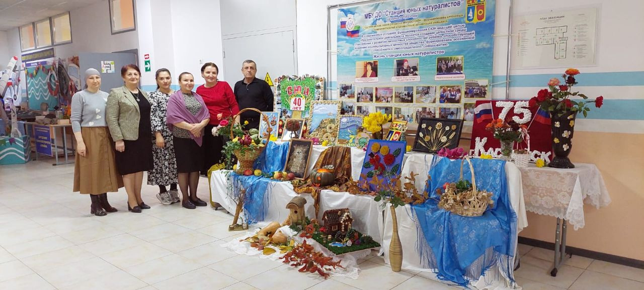 Выставка декоративно-прикладного творчества обучающихся на форуме "Дополнительное образование детей в условиях новой реальности"