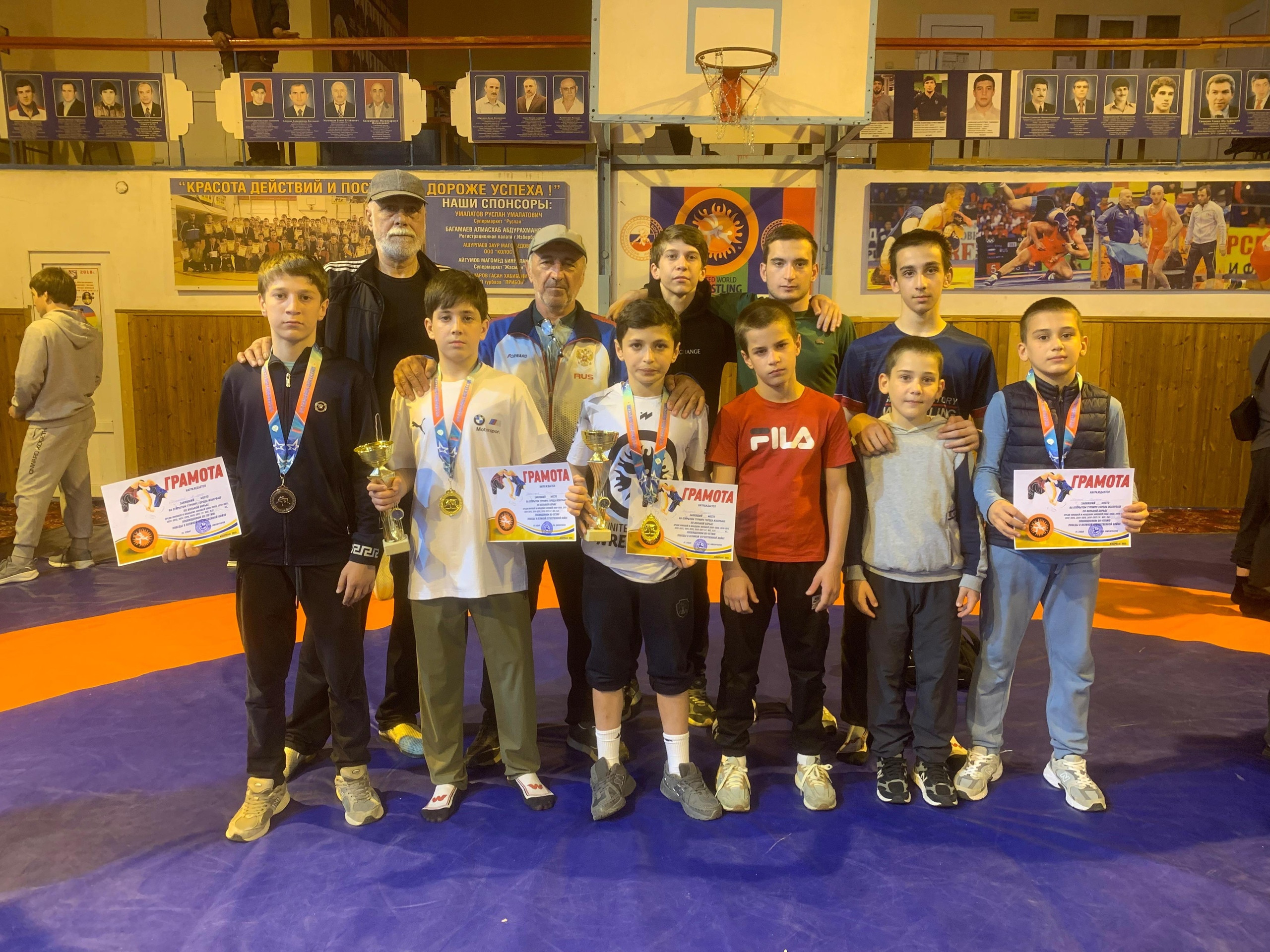 Турнир по вольной борьбе .