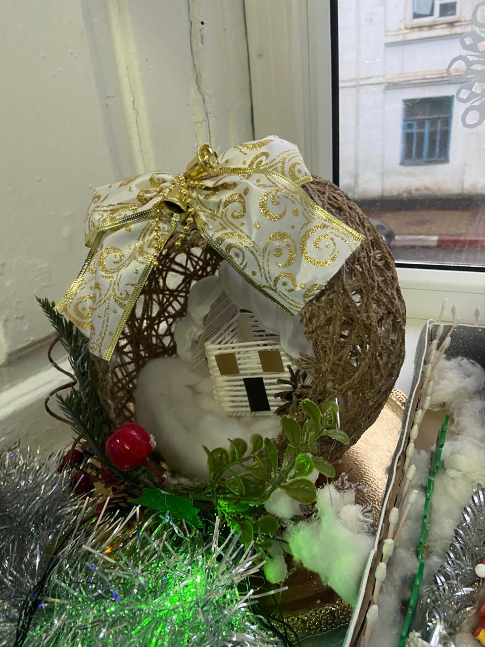 Новогодние поделки детей с родителями.