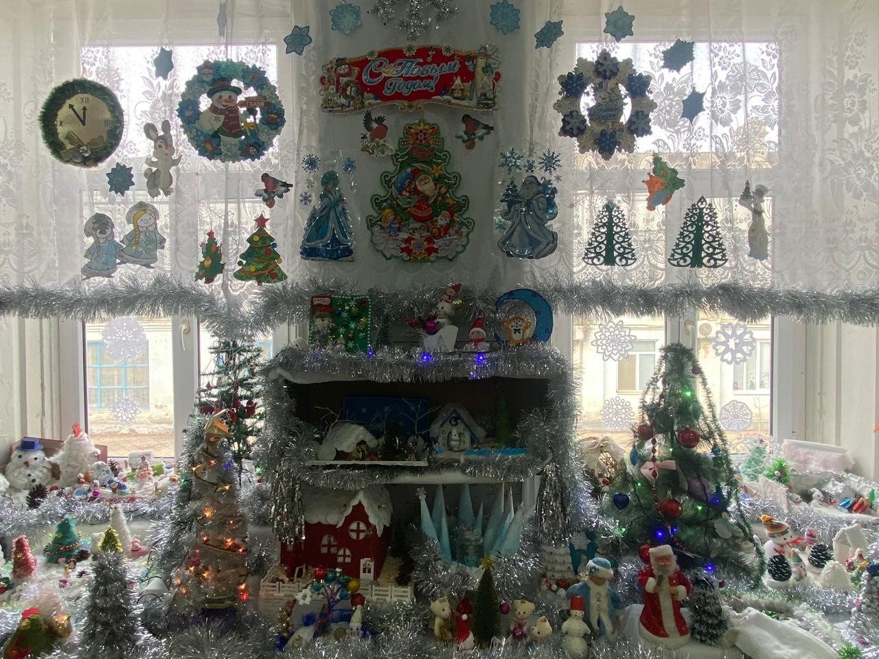 Новогодние поделки детей с родителями.