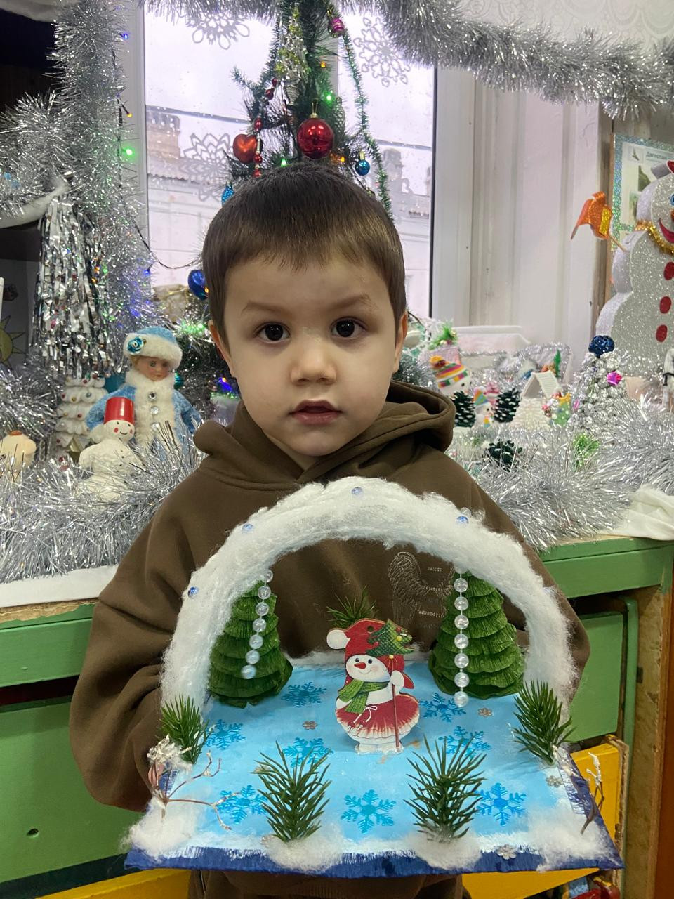 Новогодние поделки детей с родителями.