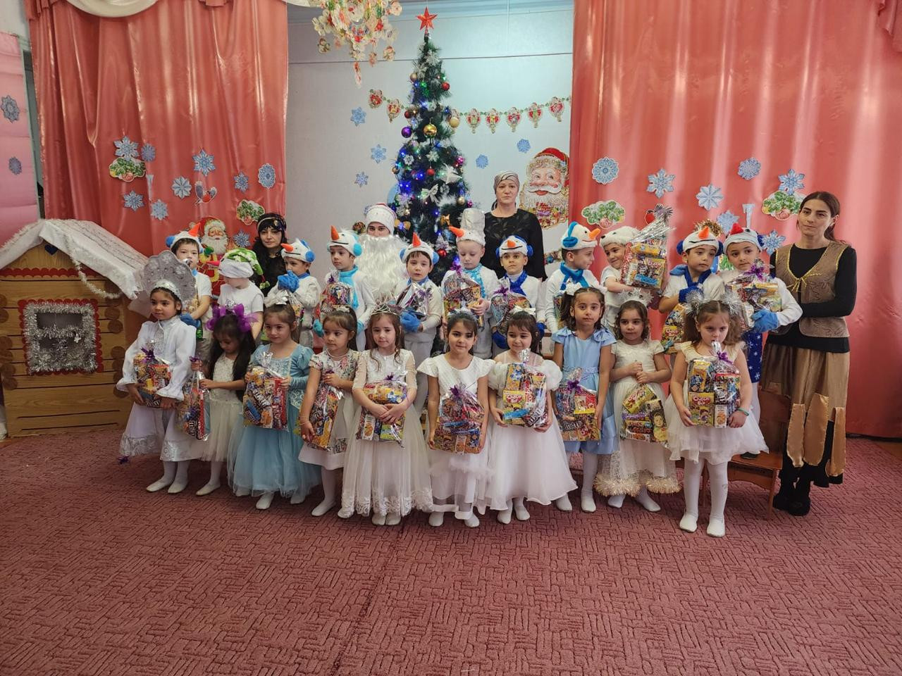 Новогодние утренники в 2024 году