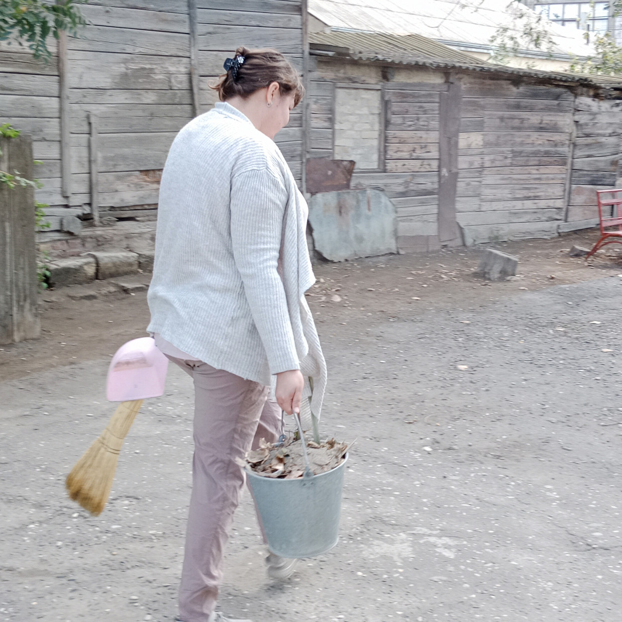 общегородской субботник в МКДОУ д/с № 2 "Березка"