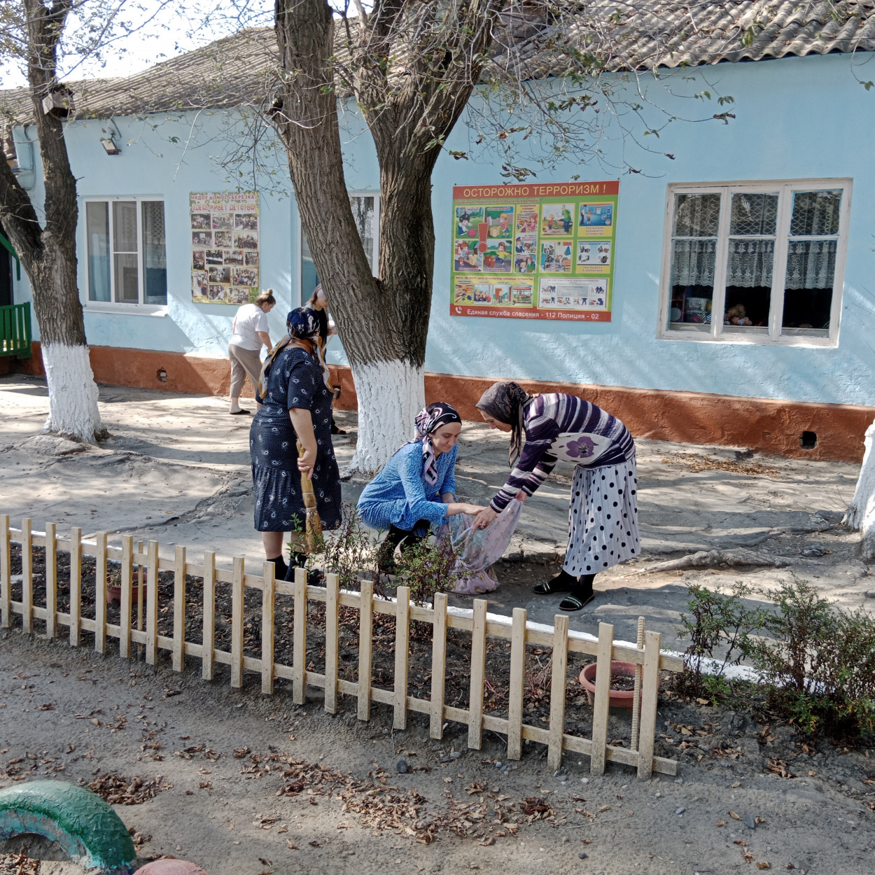 общегородской субботник в МКДОУ д/с № 2 "Березка"   23.09.2022г.
