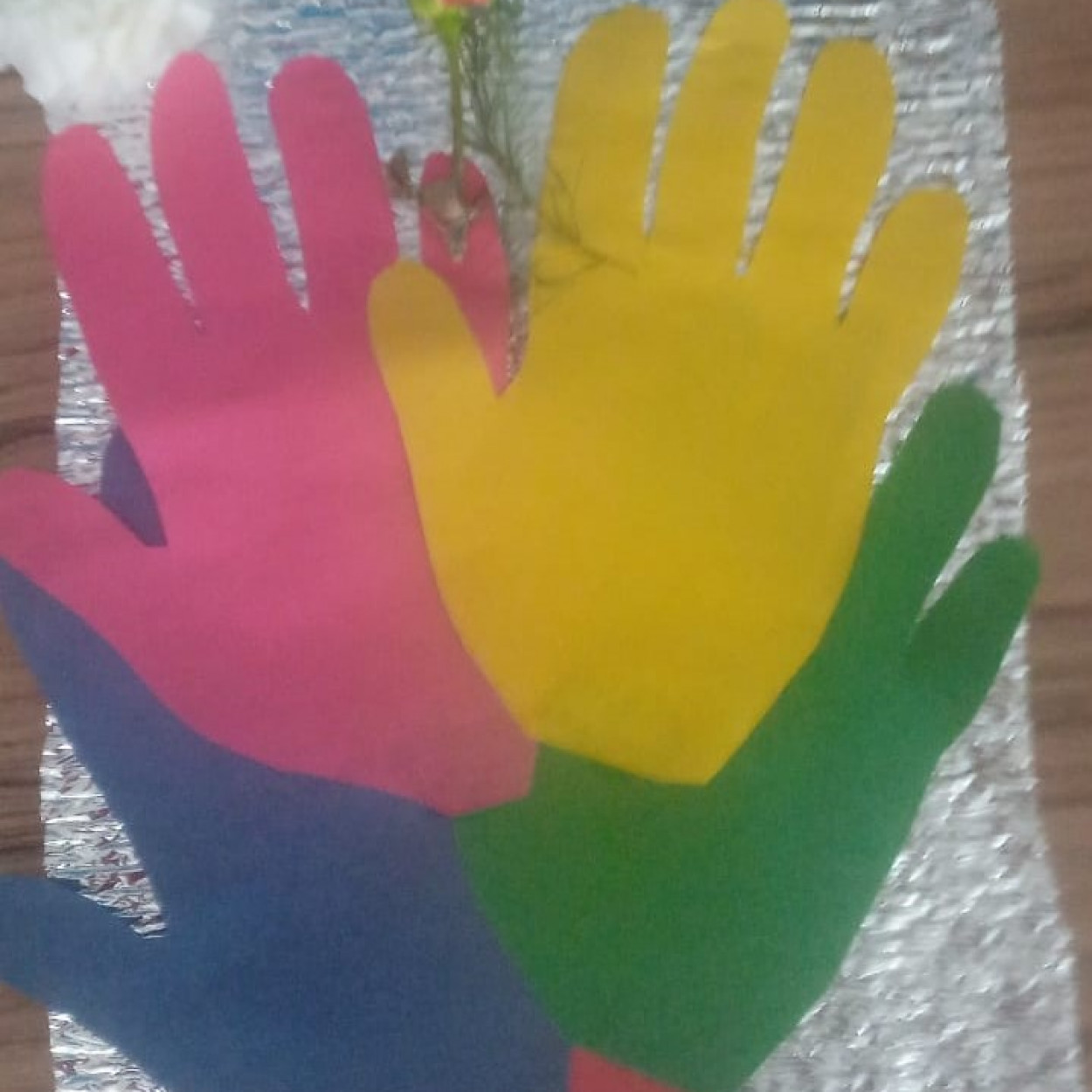 Выставка рисунков и поделок ко Дню единства народов Дагестана