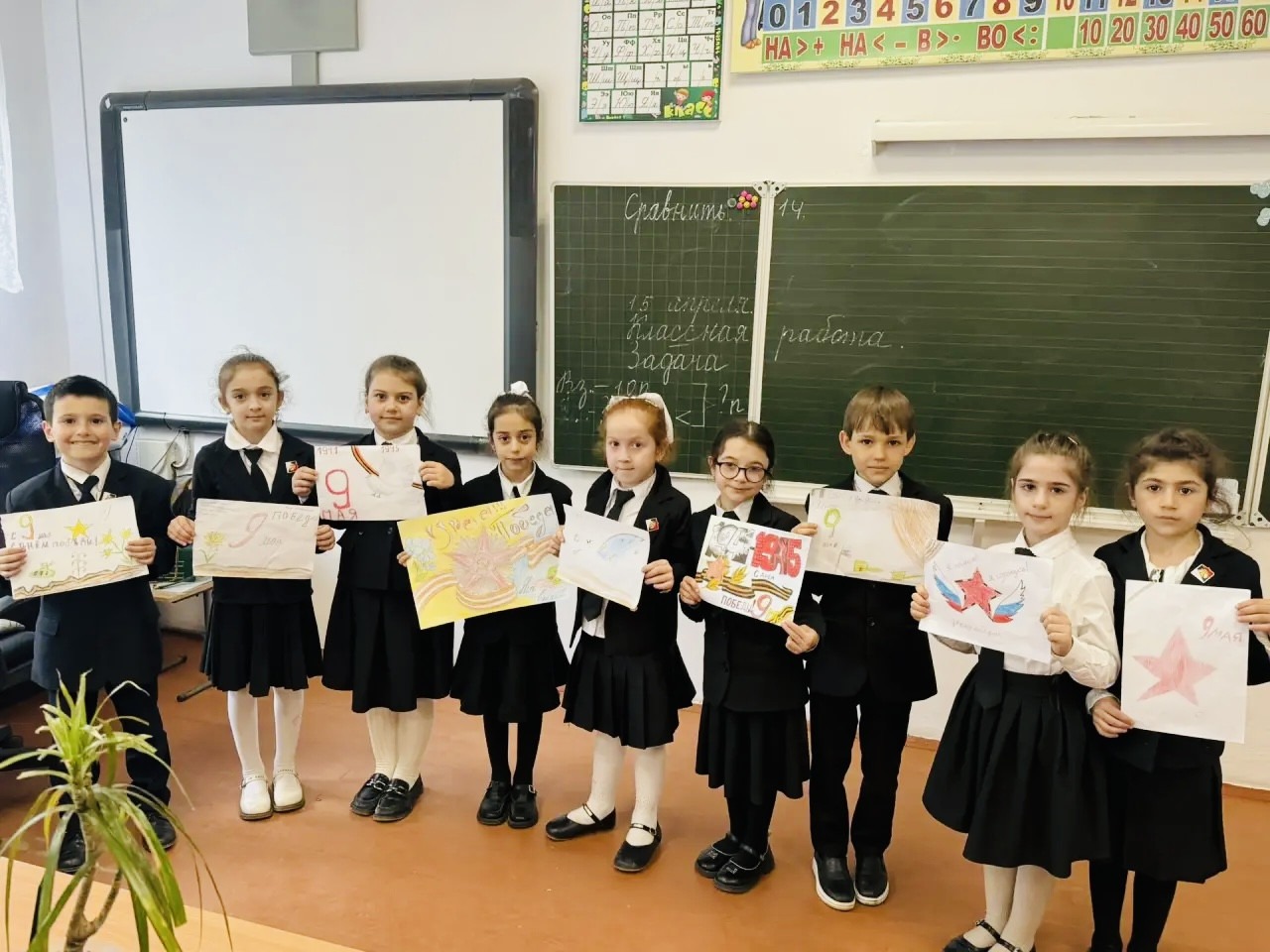 Знамя Победы в объединениях "Юные экологи" и "Аквариумные рыбоводы"