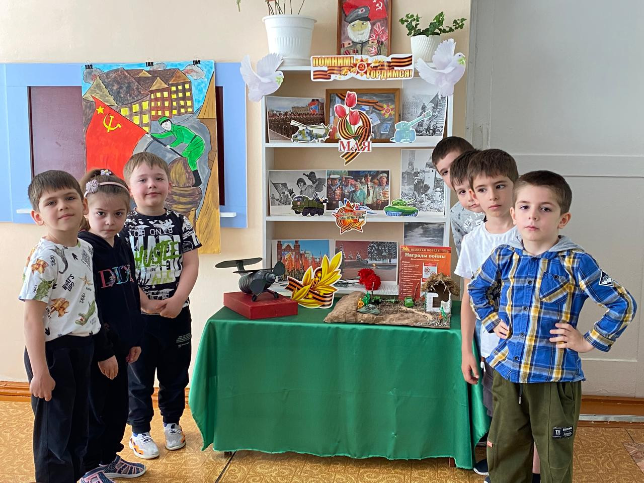 Старшая группа "А" Знамя победы!