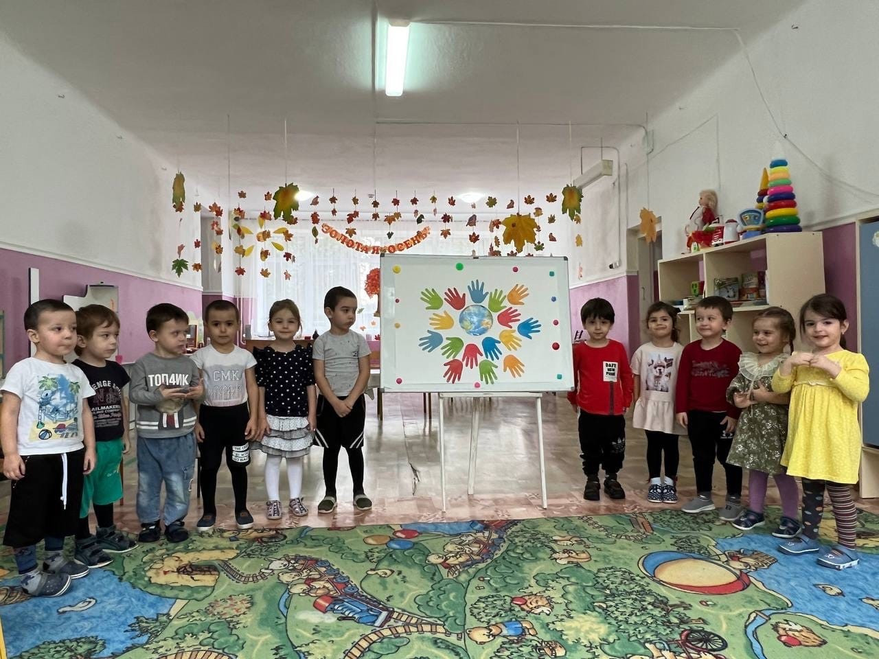 ООД «Мы разные, но мы едины!» в средней группе.