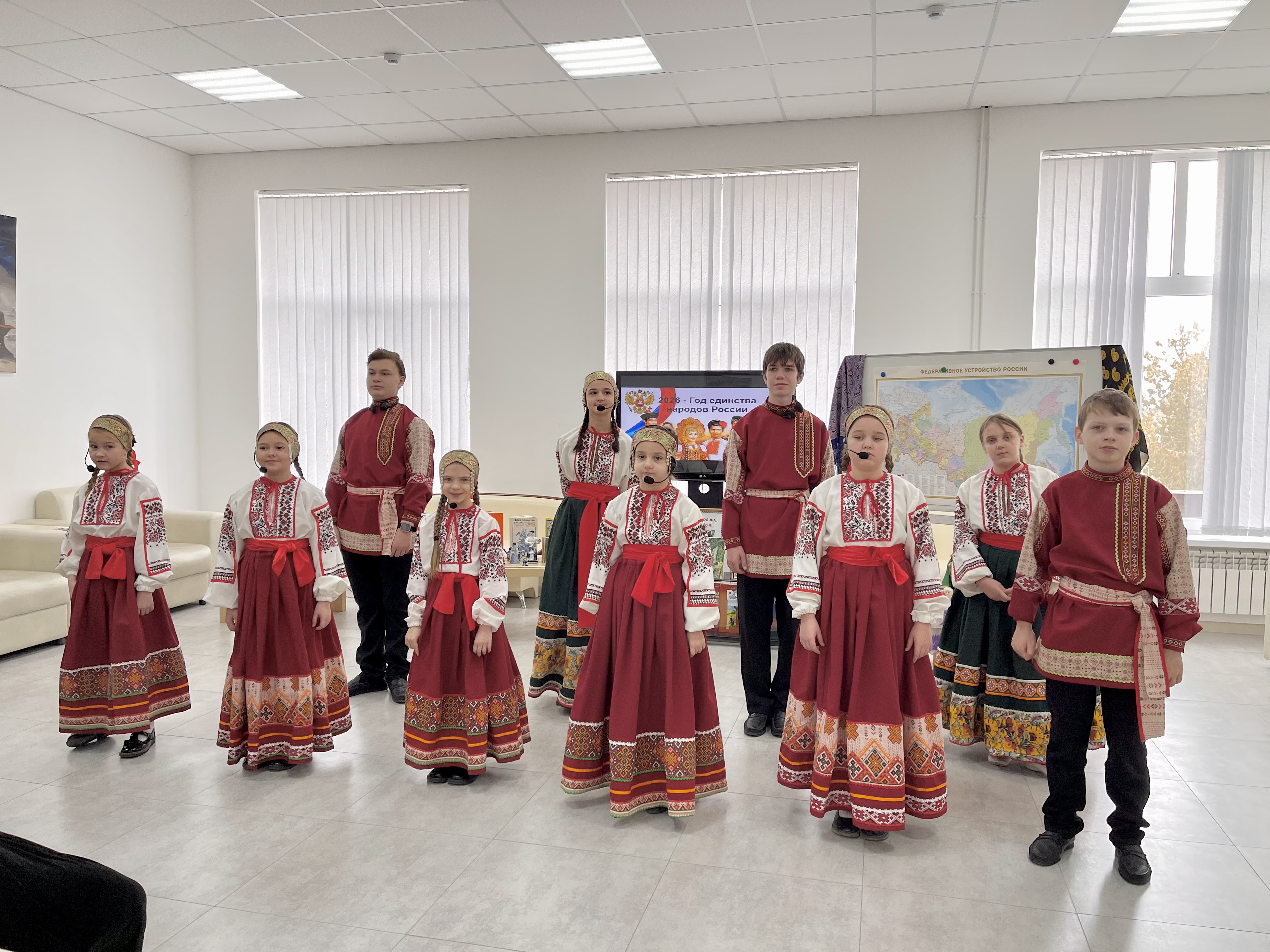 17.02.2026г.На базе МКУК ЦБС "Городской  библиотеке им. Расула Гамзатова", прошло мероприятие в рамках которого объявлен 2026 год в России годом единства народов по решению президента В.В.Путина.