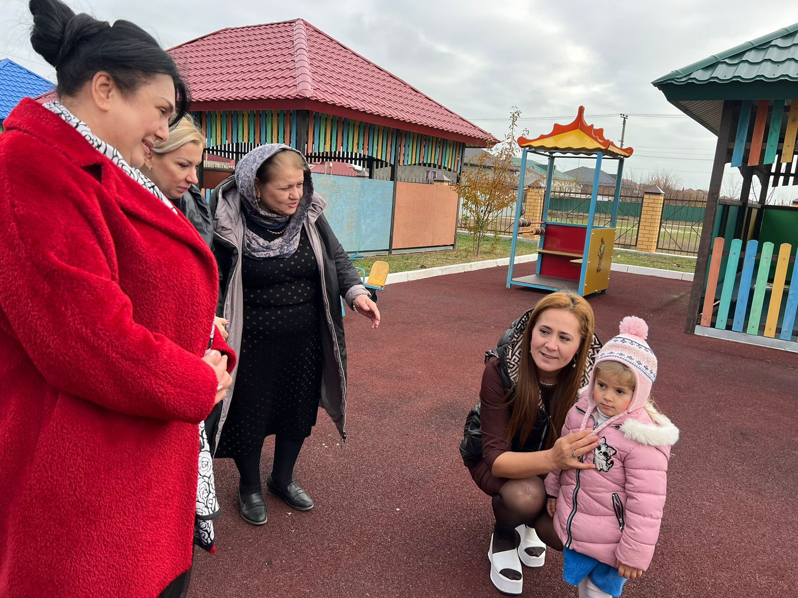 Сотрудники Миннаца РД посетили детей из Палестины в МКДОУ "Детский сад "Золотой ключик" https://k1gmh.api.siteobr.ru