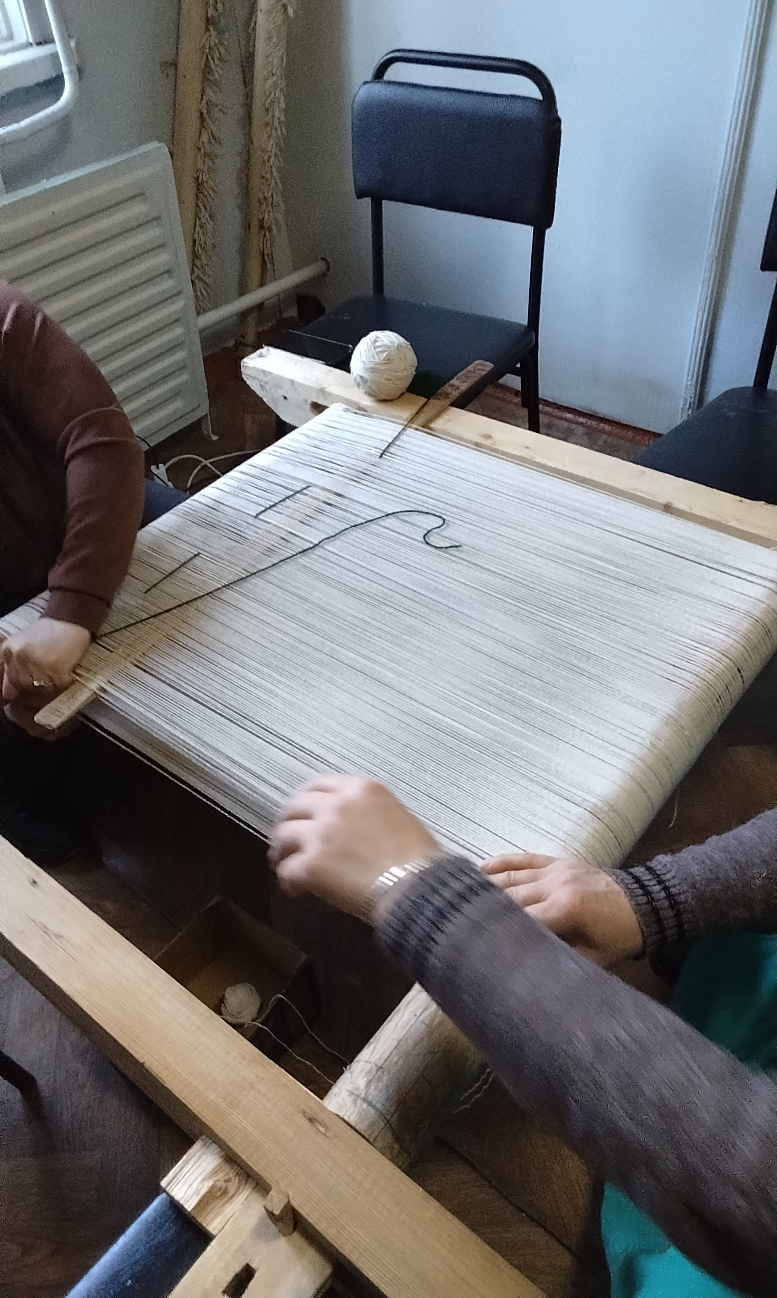 Заправка стана нитями