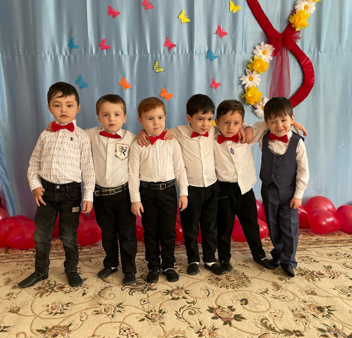 Праздник, посвященный Международному женскому Дню 8 марта для 2 младшей группы