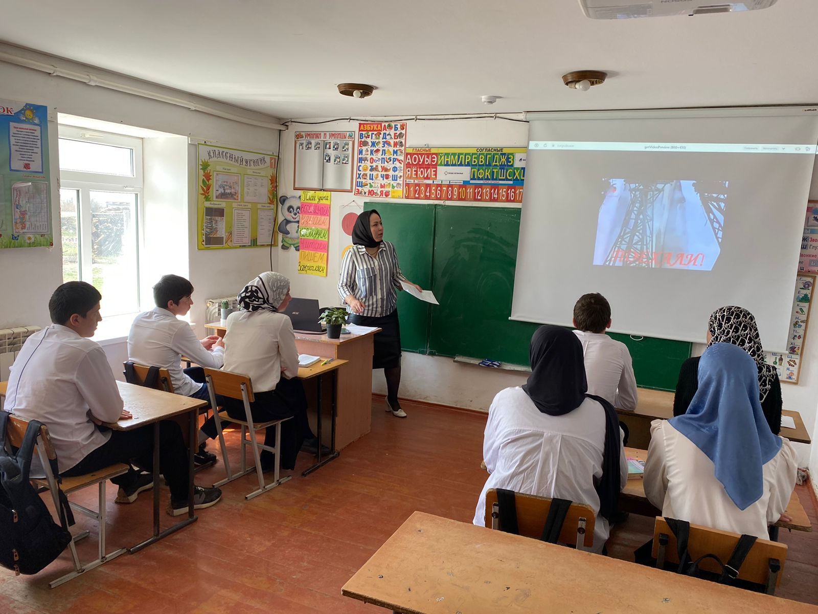 Открытый урок "Ко дню космонавтики"