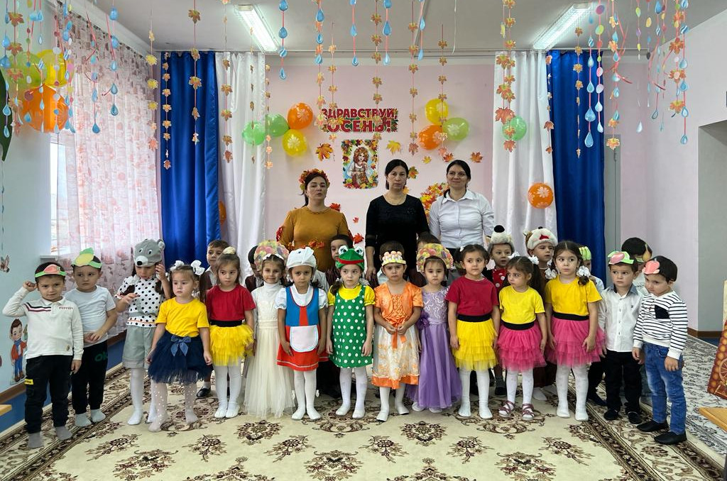 Наша  группа называется «РАДУГА».