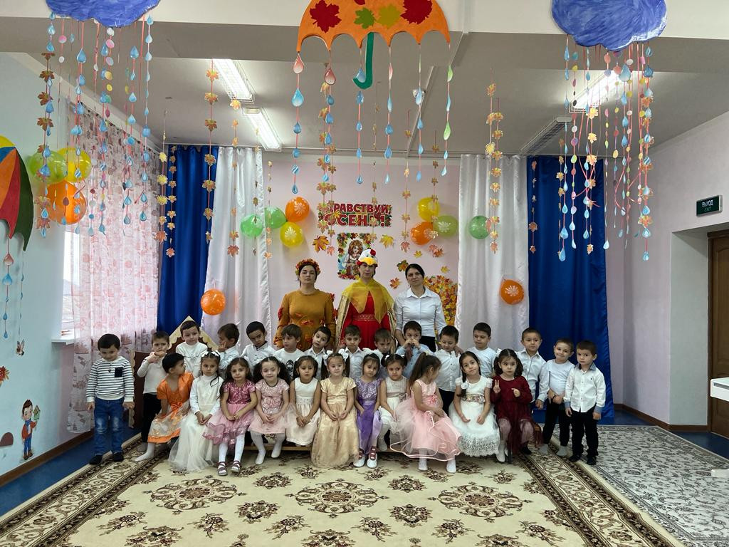 Наша  группа называется «РАДУГА».