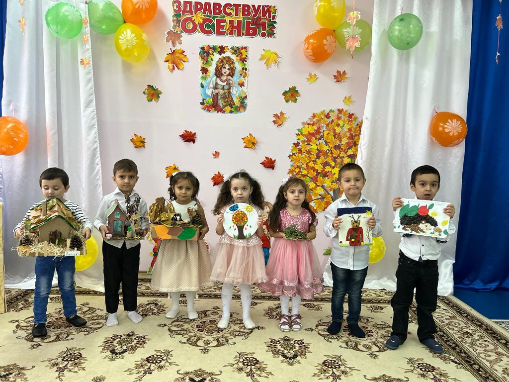 Наша  группа называется «РАДУГА».