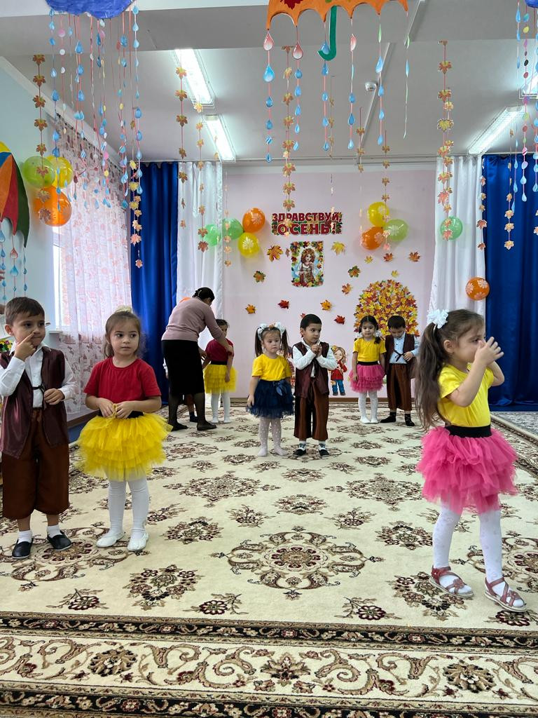 Наша  группа называется «РАДУГА».