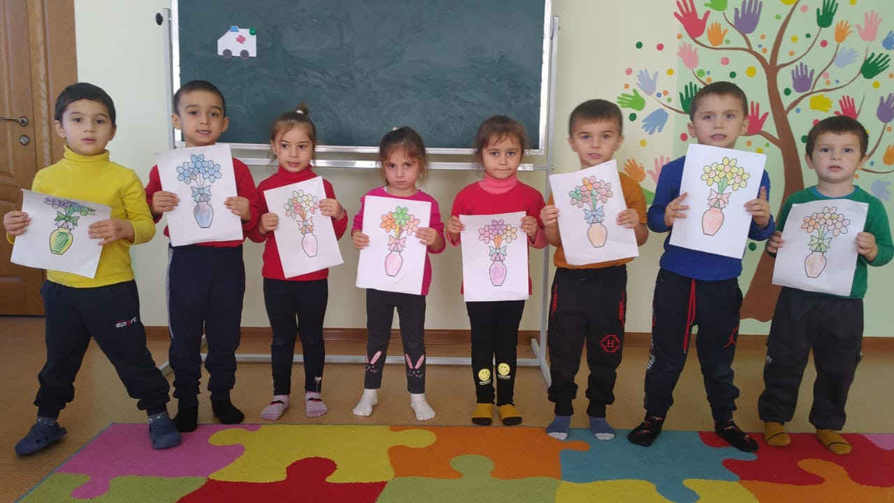 Наша  группа называется «РАДУГА».