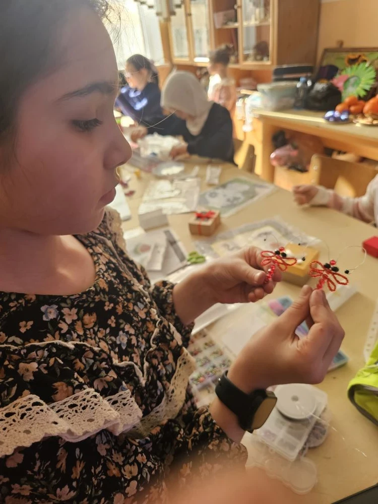 Открытое занятие в творческом объединении "Умелые руки"