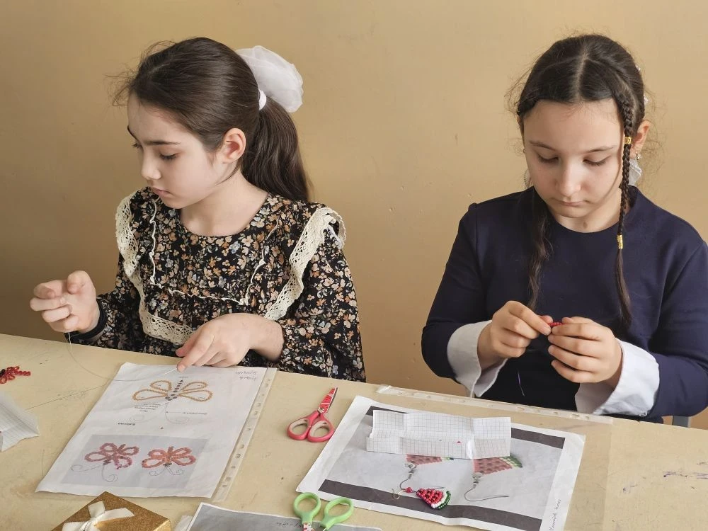 Открытое занятие в творческом объединении "Умелые руки"