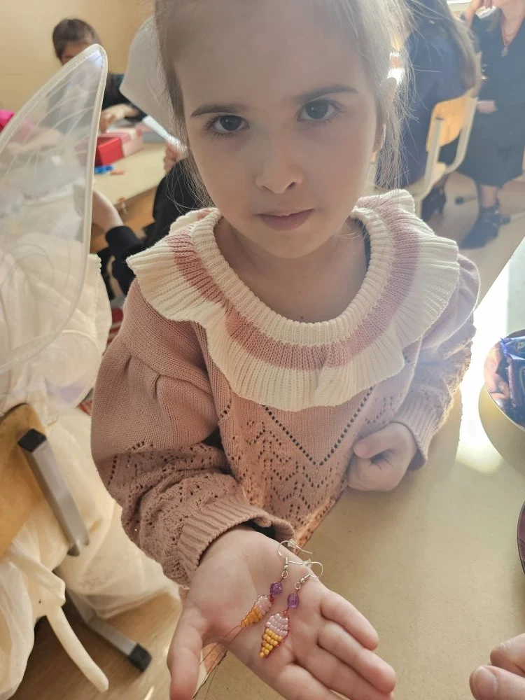 Открытое занятие в творческом объединении "Умелые руки"