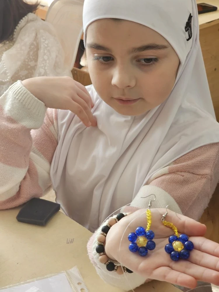 Открытое занятие в творческом объединении "Умелые руки"